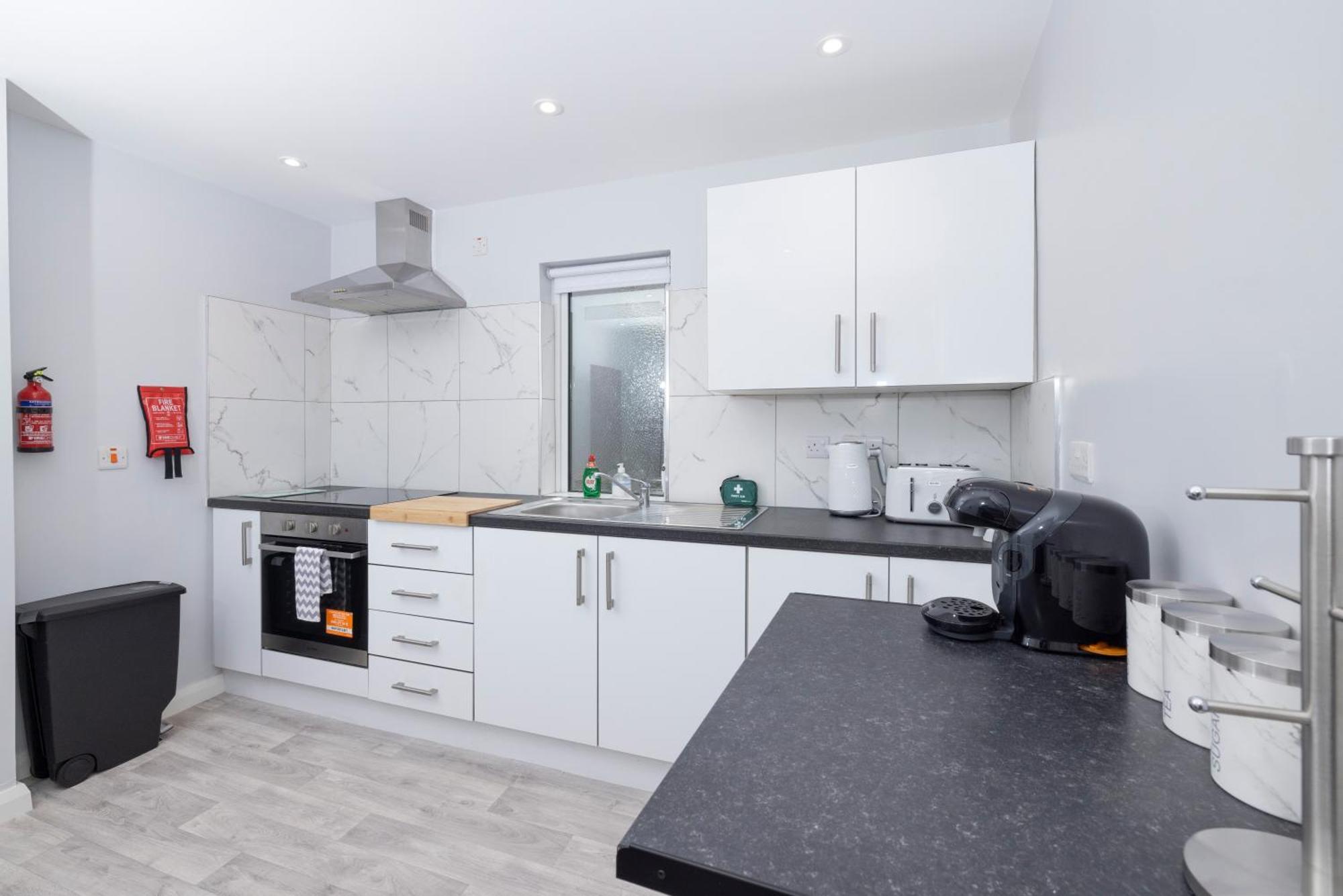 Modern 2 Bed Apartment إيننيسكيلن المظهر الخارجي الصورة