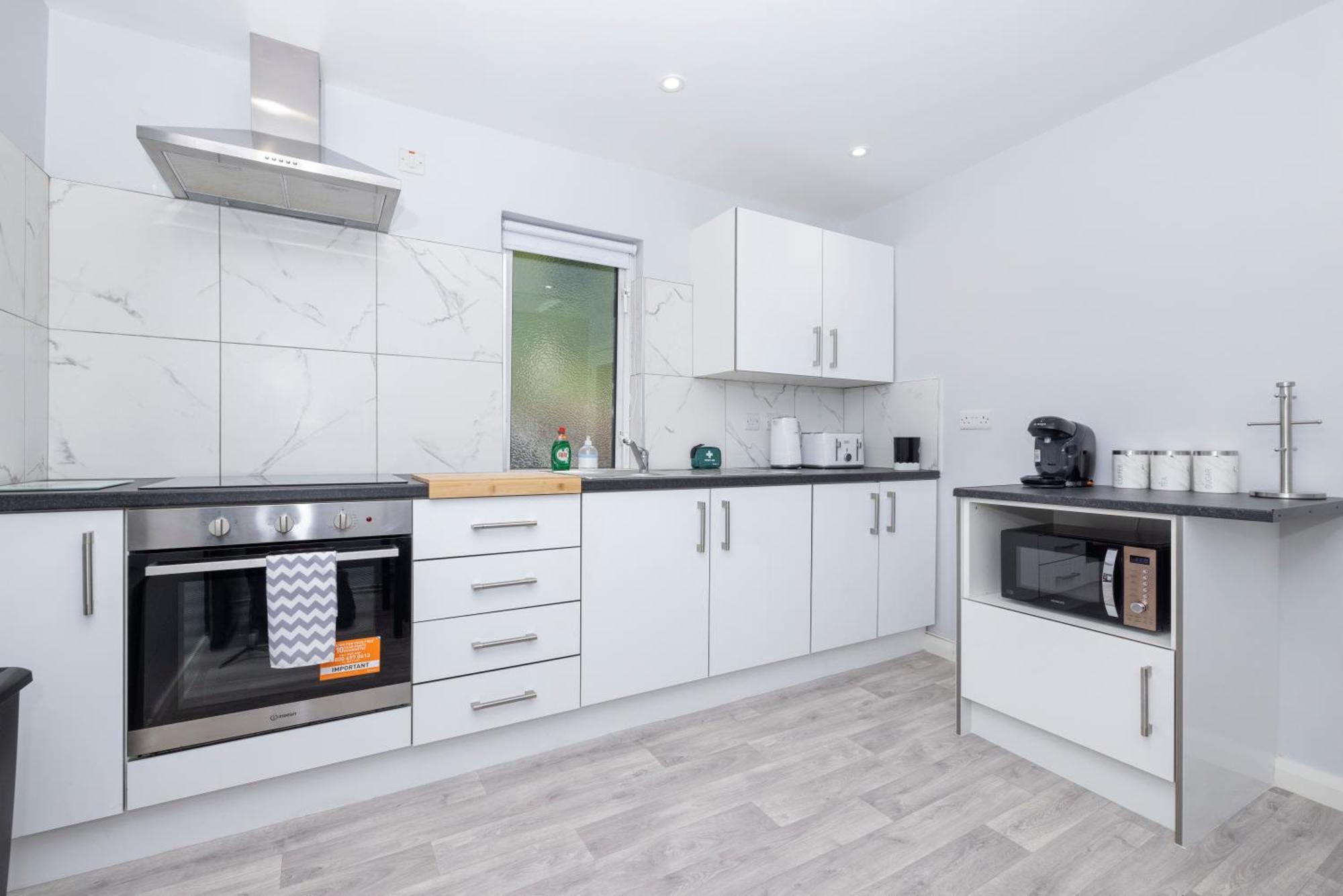 Modern 2 Bed Apartment إيننيسكيلن المظهر الخارجي الصورة